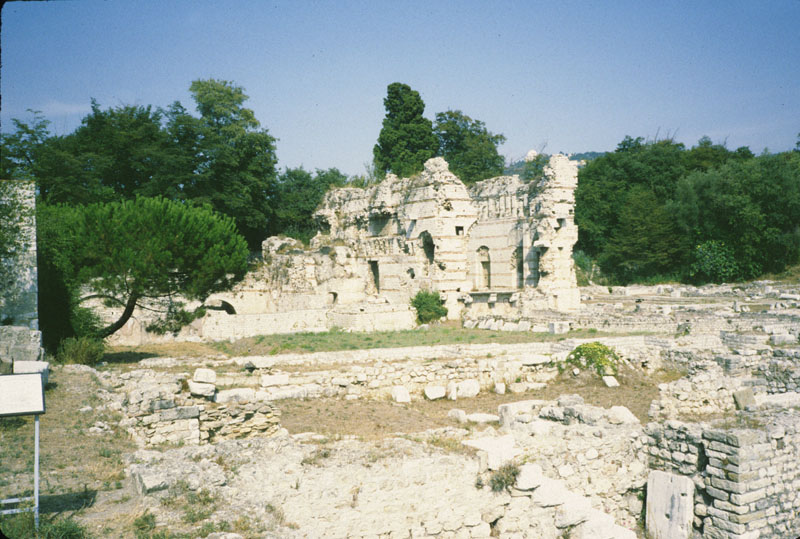 p093